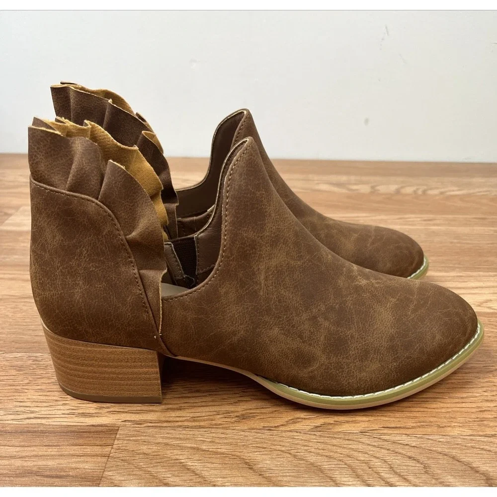 FISACE Womens Ruffled‎ Ankle Boots V Cut Western Booties Brown Size 8 NEW